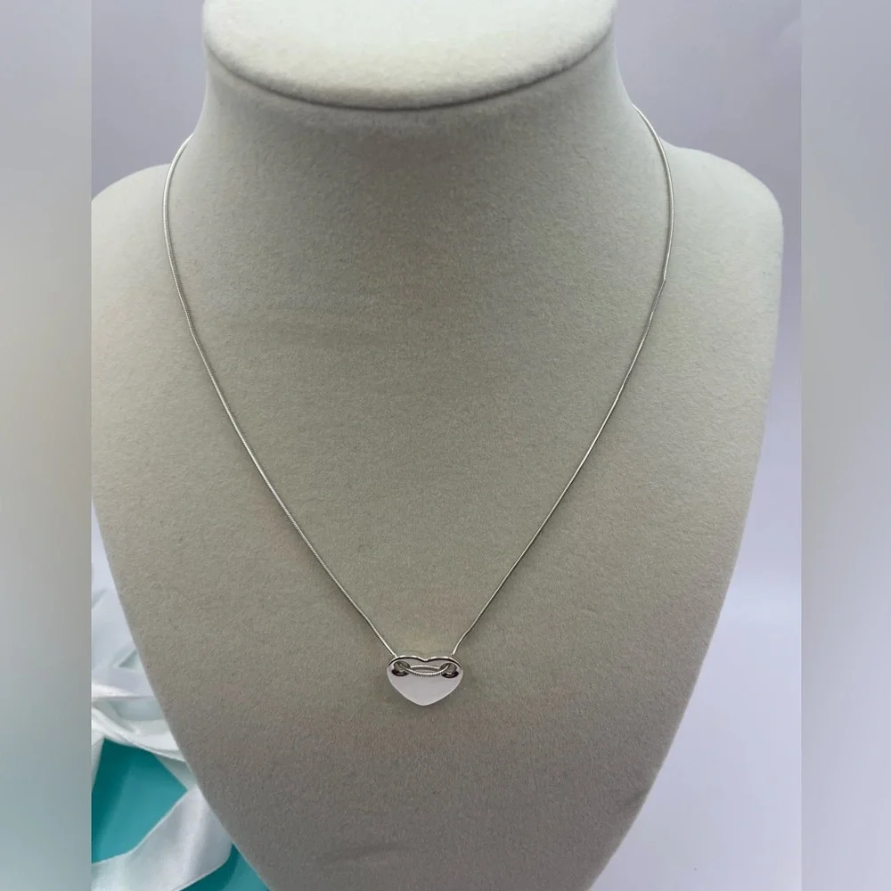 ๐#13 Tiffany & Co Sterling Silver Heart Necklace - Picture 3 of 9